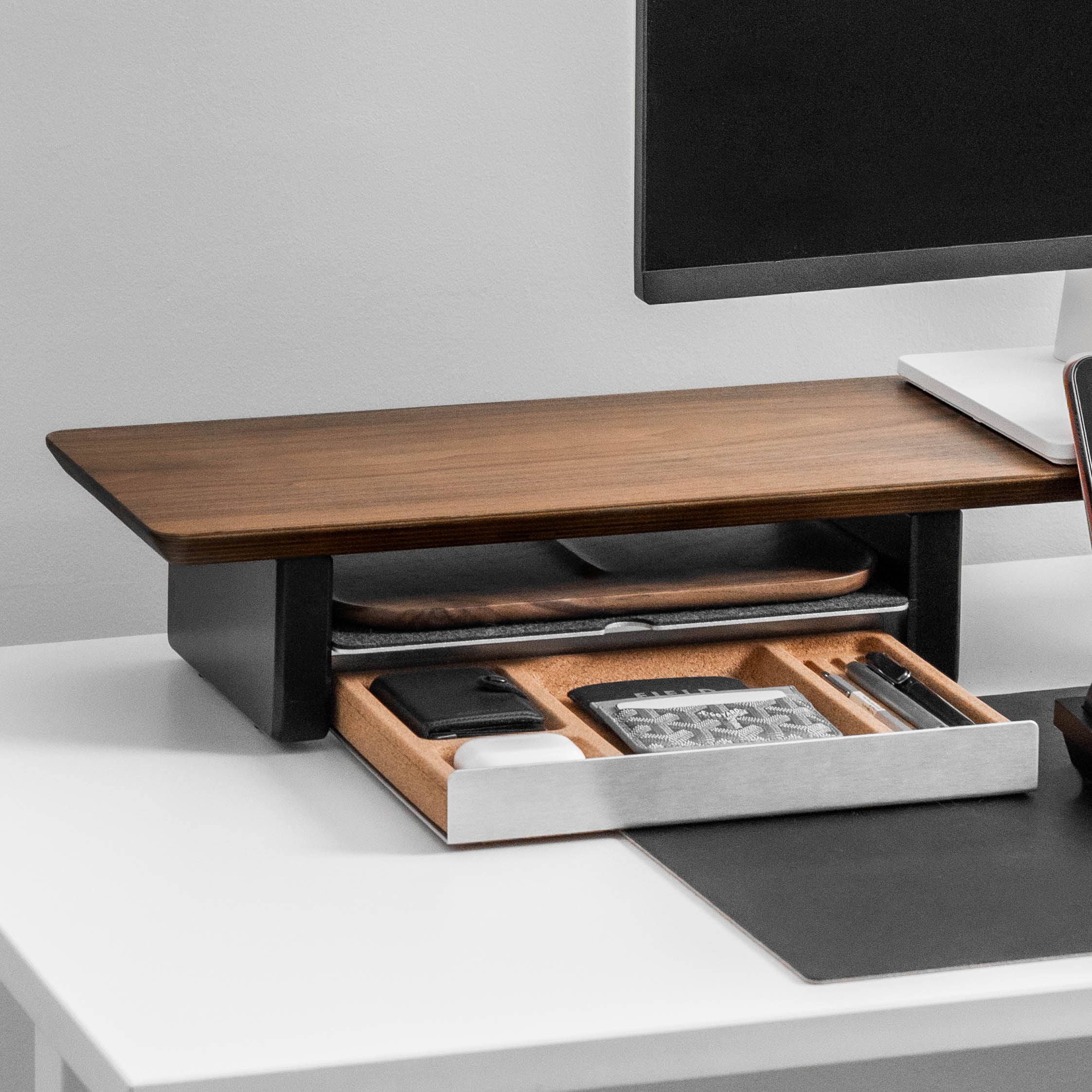Desk Setup Cockpit | Walnut